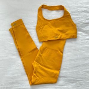 Madelyn Cline x SetActive 2021 SCULPTFLEX LEGGINGS and Halter Bra Set - Daisy